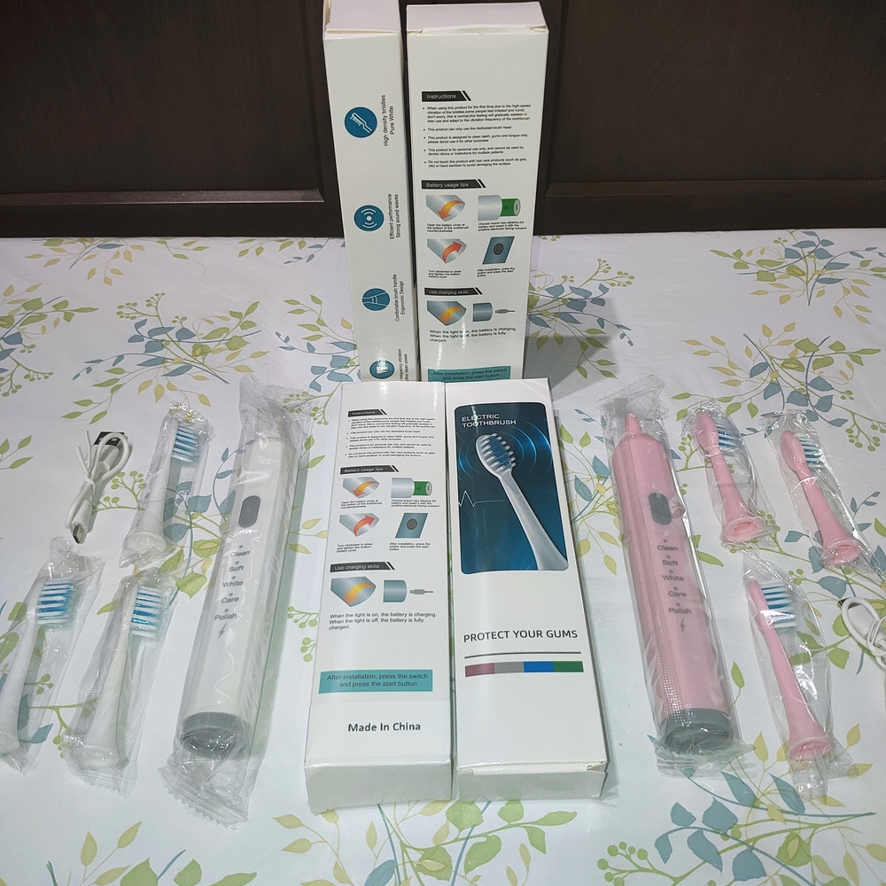 Electric Toothbrush Set in White and Pink